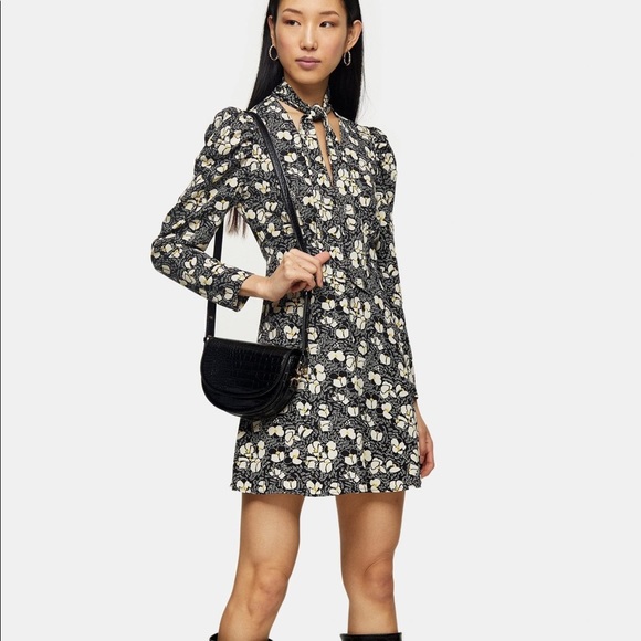 Topshop Dresses & Skirts - Topshop Long Sleeve Mini Dress size 2